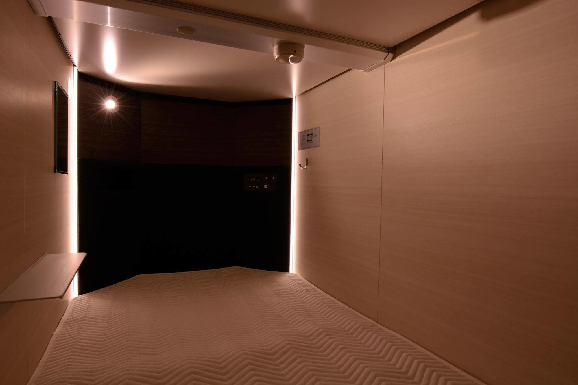 Kapselhotell Nihonbashi Muromachi Bay 2*